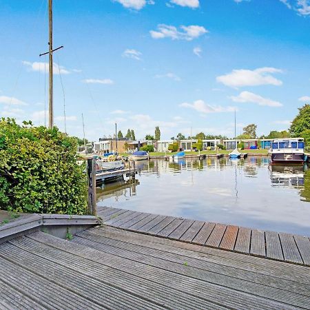 Waterfront Holiday Home With Jetty Boornzwaag over de Wielen Eksteriør billede