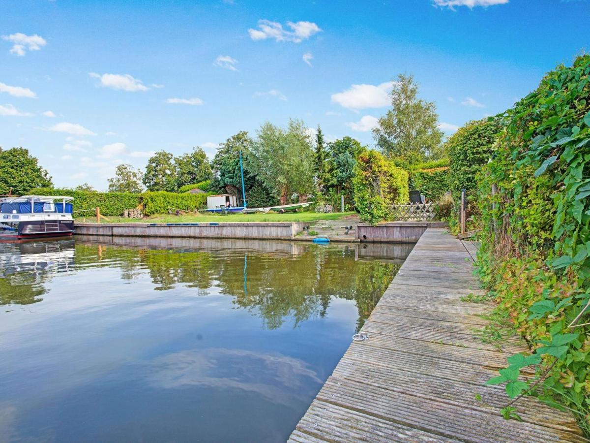 Waterfront Holiday Home With Jetty Boornzwaag over de Wielen Eksteriør billede