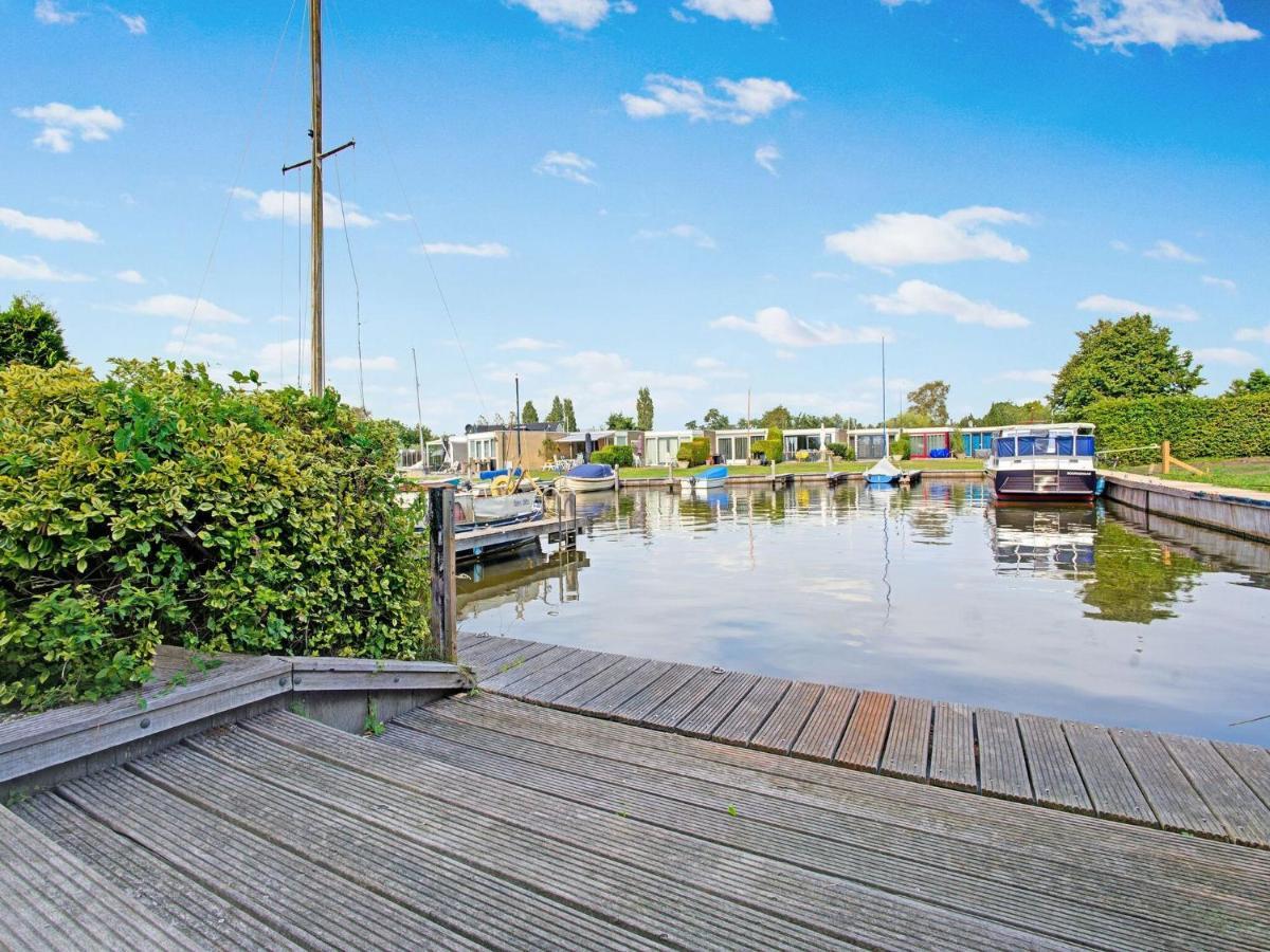 Waterfront Holiday Home With Jetty Boornzwaag over de Wielen Eksteriør billede